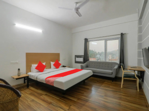 OYO 43024 Townhouse