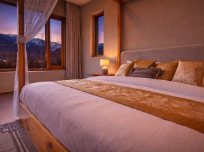 The Vintage Villas Resort Ladakh - Luxury Stay with Mountain Views