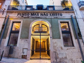 The Old Stables Chiado Apartments
