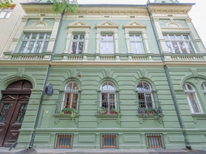 Victoria Apartment 1901