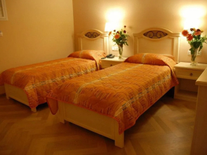Oasis Hotel