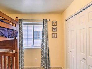 Family-friendly Columbia Falls Townhome w/ Views!