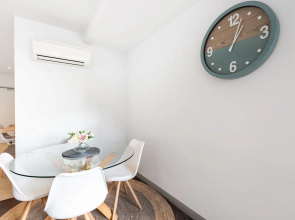 Ella, 1BDR Melbourne Apartment