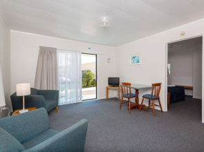 Opononi Lighthouse Motel