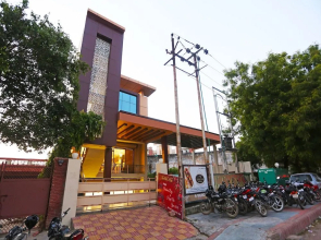 Oyo 19743 the Chef'S Club