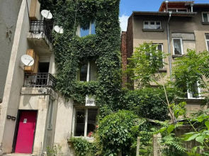 8 bedrooms house with city view enclosed garden and wifi at Sofia 6 km away from the slopes