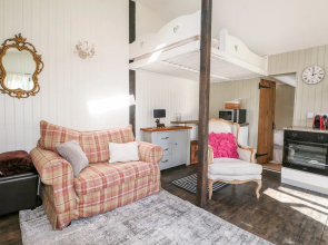 Woodmancote Lodge