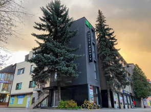 Rakhiv Hotel & Apartments