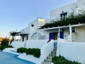 Sarakiniko View Studios