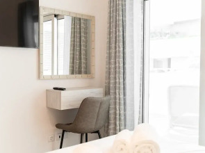 Lagos Modern 2 With Pool by Homing