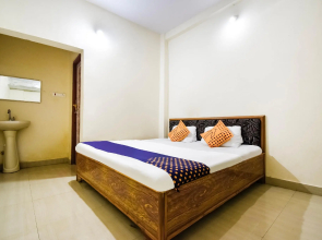 Pathak Guest House by OYO Rooms