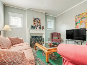 Family Retreat w/ Yard < 1 Mi to Dtwn Durham!