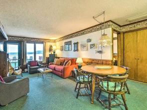 Lakefront Glen Arbor Condo w/ Boat Dock Access!
