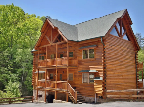 Smoky Mountain Cinema - Six Bedroom Cabin