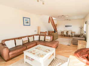 Penthouse 18, West End Point