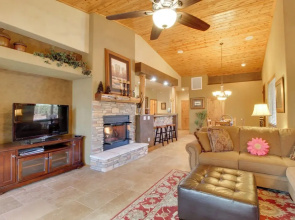 Covered Deck: Cozy Show Low Villa in Torreon!