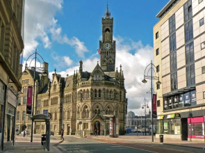 Captivating 2-bed Apartment in Bradford
