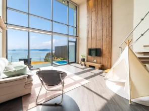 Geojedo Raonhiljo Pollvilla Pension