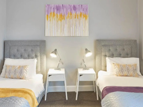 Eskdale House 3 or 4 bed setup and sofa Workstays UK