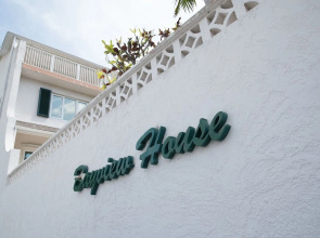 Bayview House Paradise Island
