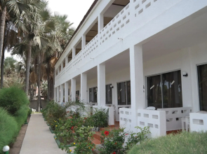 Holiday Beach Club Hotel