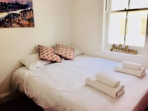 2 Bedroom Flat With Stunning Sea View