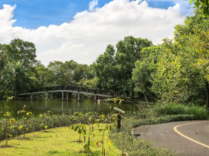 B2 Bangna Premier Hotel