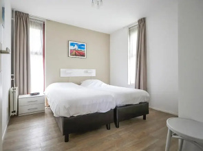 Stunning Home in Heinkenzand With Wifi and 3 Bedrooms