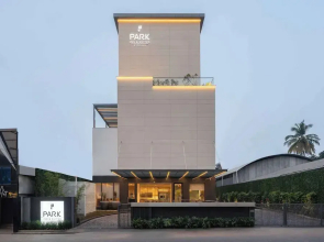 Park Inn & Suites By Radisson Thrissur East Fort