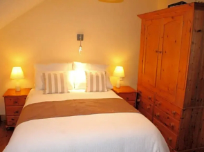 Moynure House Bed  Breakfast