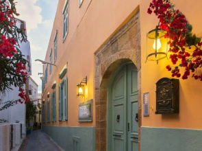 Efchi Suites 1904