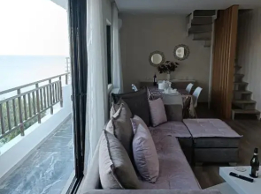 Blue Seaview Suites