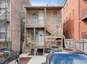 Comfortable Condo In The Heart Of Bronzeville 4 Bedroom Condo by RedAwning