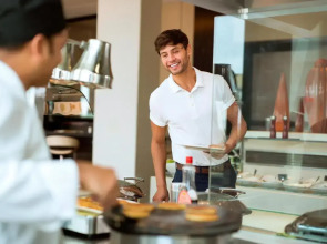 Отель Yas Plaza Circuit