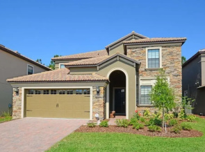 Resort Community, Large Private Pool, Free Wifi, Game Room, No Rear Neighbors! 6 Bedroom Home by RedAwning
