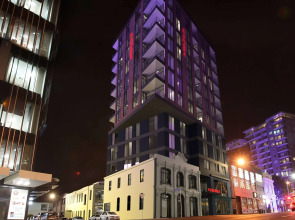 Ramada Suites By Wyndham Victoria Street West