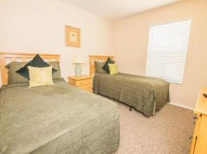 Lynval s Regal Palms Resort Townhome