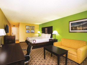Garner Hotel Glen Burnie BWI Airport Area by IHG