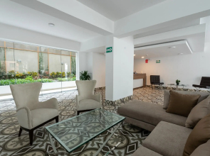 Simply Comfort. Panoramic Ocean Views with Rooftop Pool