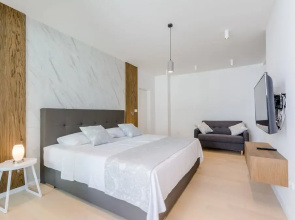 Luxury Villa Luna with Swimming Pool