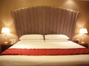 Xinjin Celebrity City Hotel