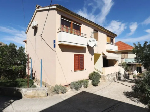 Buga - Close to the Beach & Comfortable - A1