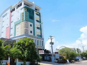 Khách sạn Huỳnh Tấn 2