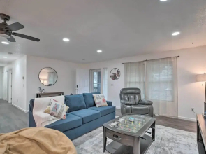 Pet-friendly PNW Home, 1 Mi to Rockaway Beach