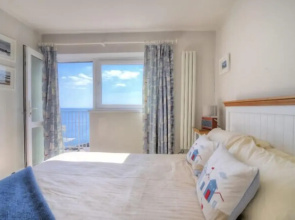 9 Bay View Court