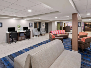 La Quinta Inn & Suites by Wyndham Goodlettsville - Nashville