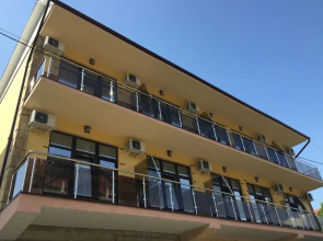 Yuzhnaya Rapsodiya Guesthouse