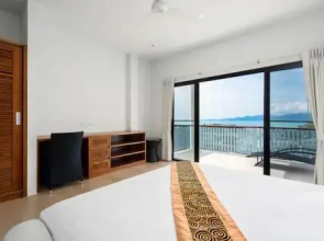 7 Bed Luxury Seaview Villas 5 mins beach