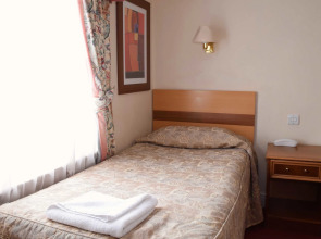 Pembridge Palace Hotel