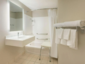 SpringHill Suites by Marriott Newark Liberty International